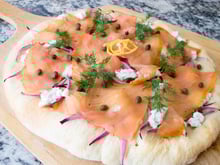 Pizza au saumon et Tartare