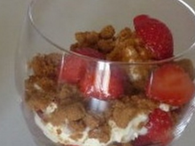 Verrine fraises-marscarpone à la vanille-spéculoos