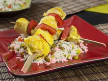 Brochettes de poulet mariné au curry