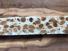 Nougat blanc, amandes, pistaches et noisettes