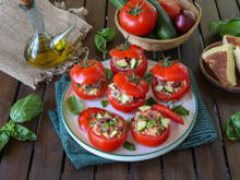 Tomates crues farcies façon panzanella