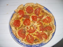 Tarte à la tomate et au cantal
