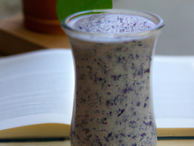 Smoothie vanille myrtilles à la vache à boire