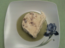 Nougat glacé et coulis de kiwi