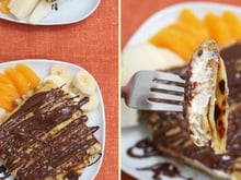 Blintzes fourrés à la ricotta, salade de fruits & chocolat fondu