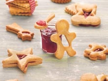 Petits sablés à la confiture de fraises maison