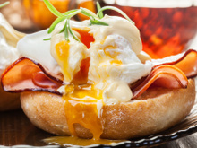 Oeufs pochés : pourquoi met-on du vinaigre dans l’eau de cuisson ?