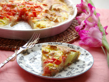 Tarte aux pommes de terre, tomates et brie