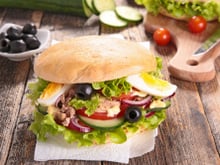 Le plus grand pan bagnat du monde fait la taille d'un enfant