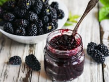 Comment faire de la gelée de mûres maison avec de l’agar-agar ?