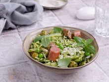 Cette recette de pâtes aux courgettes, saucisses et chorizo est parfaite pour le mois de septembre