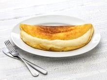 Le secret d’un chef pour préparer une omelette soufflée au comté vraiment aérienne