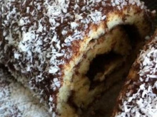 Roulé mousse au chocolat et noix de coco