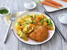 Escalopes cordon bleu de poulet, tagliatelles de carottes et courgettes sautées à l'huile d'olive et ciboulette