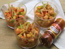 Verrine gourmande avocat, crevette et pomme granny, vinaigrette au paprika fumé