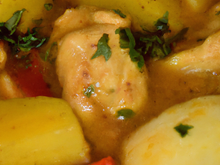 Curry de poulet aux pommes et bananes