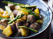 Canard sauté aux Asperges vertes et Ananas