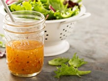 Fini la routine : 10 recettes de vinaigrettes originales qui vont transformer vos salades