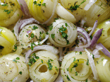 Oignons compotés aux herbes de Provence