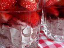 Risotto à l'hibiscus, gelée d'hibiscus et fraises
