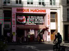 Un buffet XXL ambiance années 90 a ouvert à Paris : 1000 m² pour replonger en enfance