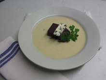 Soupe au lait, glaçon de Fourme d'Ambert façon Chabrot
