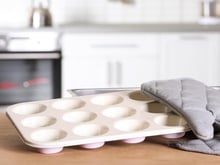 Ne jetez plus rien : voici comment un simple moule à muffins va révolutionner la conservation de vos sauces