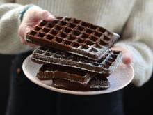 Mardi Gras approche : essayez cette recette de brownie-gaufre, vous nous en direz des nouvelles !