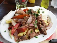 Lomo saltado du Pérou