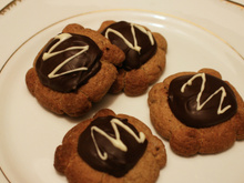 Sablés bretons aux notes fruitées de chocolat et cœur de roquefort