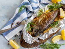 Cuisiner un poisson entier, c’est très facile : la preuve avec la technique du Top Chef Hugo Riboulet