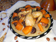 Tajine de poulet aux abricots et noix de cajou