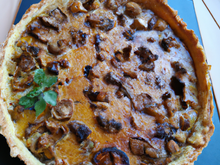 Tarte fine aux champignons des bois et foie gras poêlé