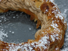 Paris Brest : pâte à choux fourrée de crème pralinée