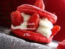 Le big mac'aron fraise yuzu