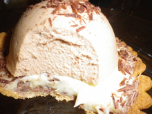 Tartelettes à la fève tonka et dôme de mousse au chocolat