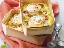 Petits clafoutis aux tomates cerise, pesto et bûche de chèvre Chavroux®