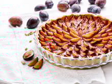 Tarte aux prunes : comment éviter que les fruits ne détrempent la pâte ?
