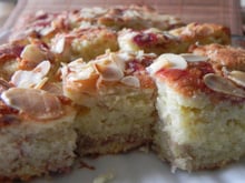 Moelleux aux amandes et au coulis de framboise