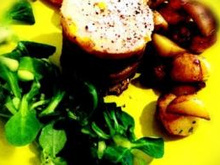 Millefeuilles pommes confites, magret de canard fumé et foie gras