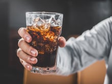 Gastro-entérite : bonne ou mauvaise idée de boire du coca ?