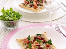 Focaccia à la crème d'aubergines et au speck