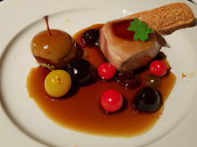 Foie Gras rôti et son bonbon aux Cerises Caramélisées