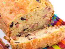 Cake savoyard au fromage à raclette RichesMonts