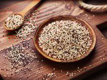 Voici pourquoi il est important de bien rincer le quinoa avant de le cuire