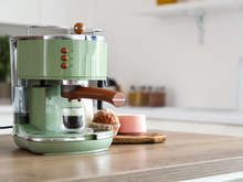 Votre café a mauvais goût ? Ce geste d’entretien de notre machine est trop souvent négligé, il peut tout changer !