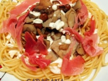 Spaghettis aux champignons et herbes fines