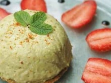 Flan aux asperges et au chèvre, sablés aux graines de courges