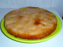 Gâteau au yaourt renversé aux poires caramélisées