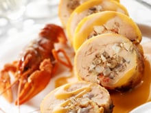 Ballottine de chapon cœur de noisette et écrevisses